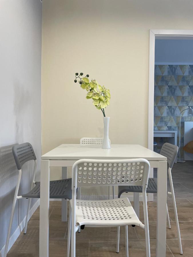 Apartament PARYŻ 比亚韦斯托克 外观 照片