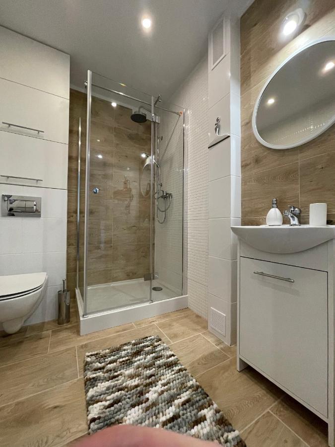 Apartament PARYŻ 比亚韦斯托克 外观 照片